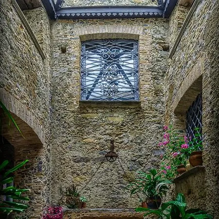Piano Del Monaco